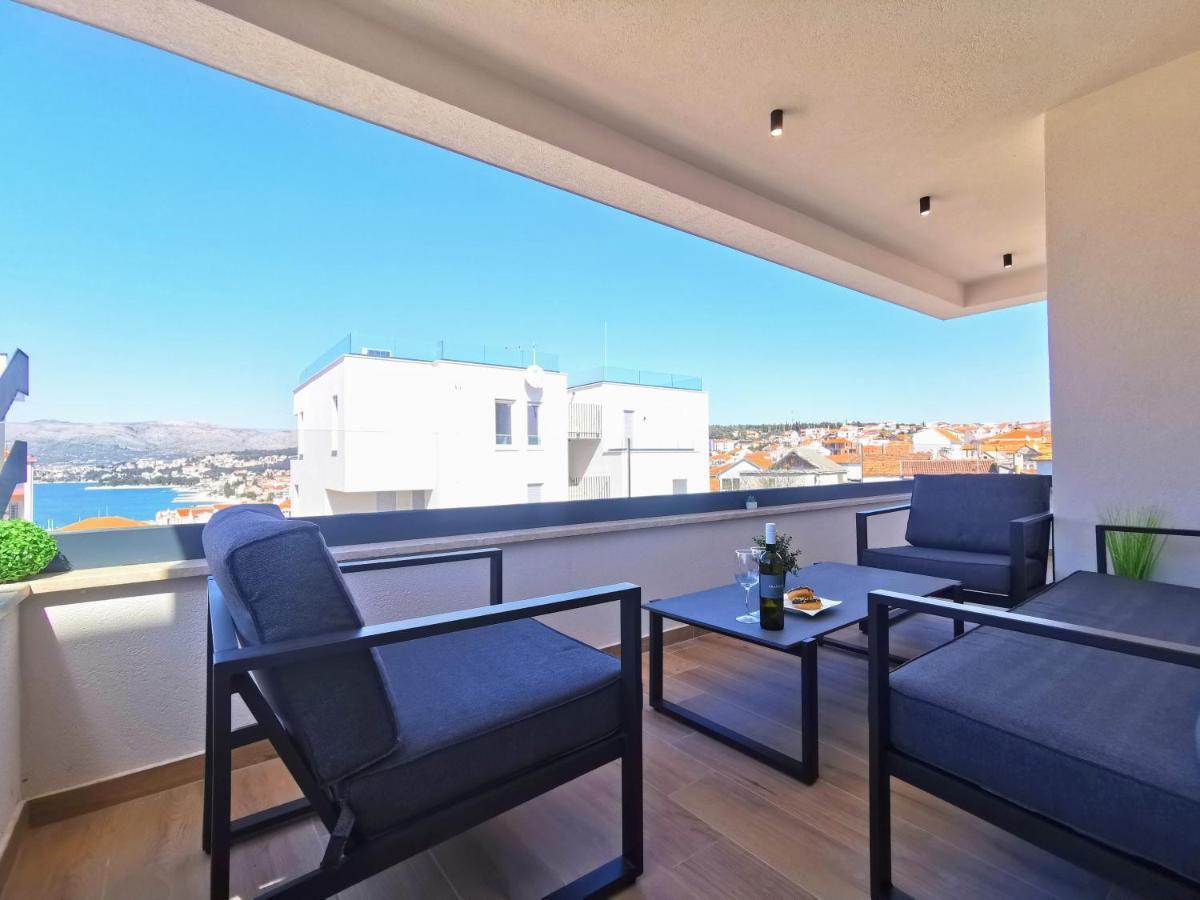 Apartment Diva With Heated Pool Trogir Bagian luar foto